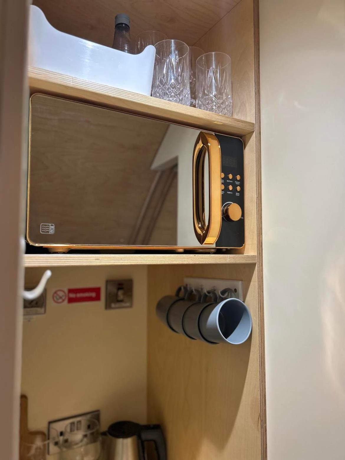 Glenarm Castle Ocean View Pods Hotel Екстериор снимка