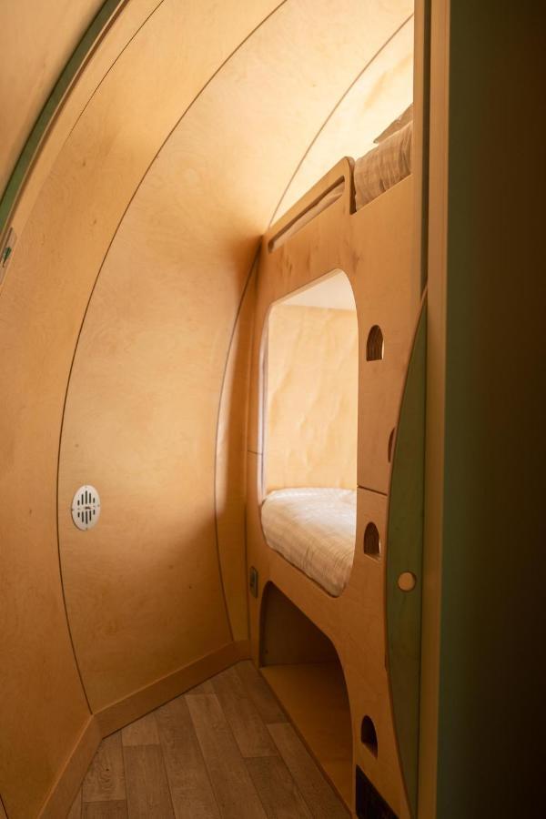 Glenarm Castle Ocean View Pods Hotel Екстериор снимка